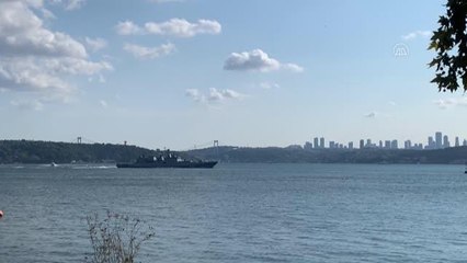 Rus Savaş gemisi İstanbul Boğazı'ndan geçti