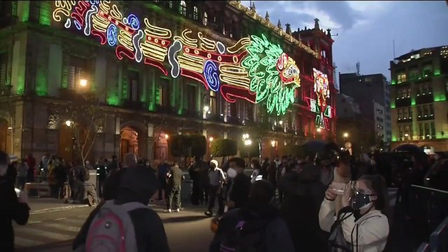 Inauguran exposición Memoria Luminosa en el Zócalo de la CDMX