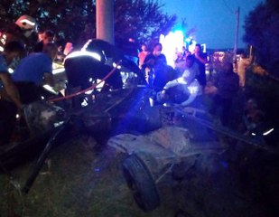 Direğe çarpan araç parçalandı: 1 ölü