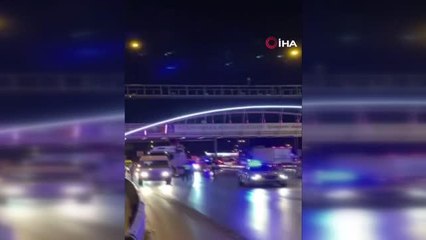 Bursa'da tırın dorsesi üst geçide çarptı
