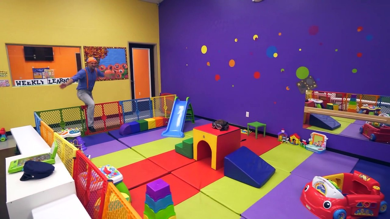  Blippi visita un lugar de juegos (Whiz Kids Playland)  | aprende con blippi | videos educativos