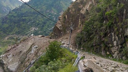 Watch: Narrow escape for bus as rocks come tumbling down in Kinnaur