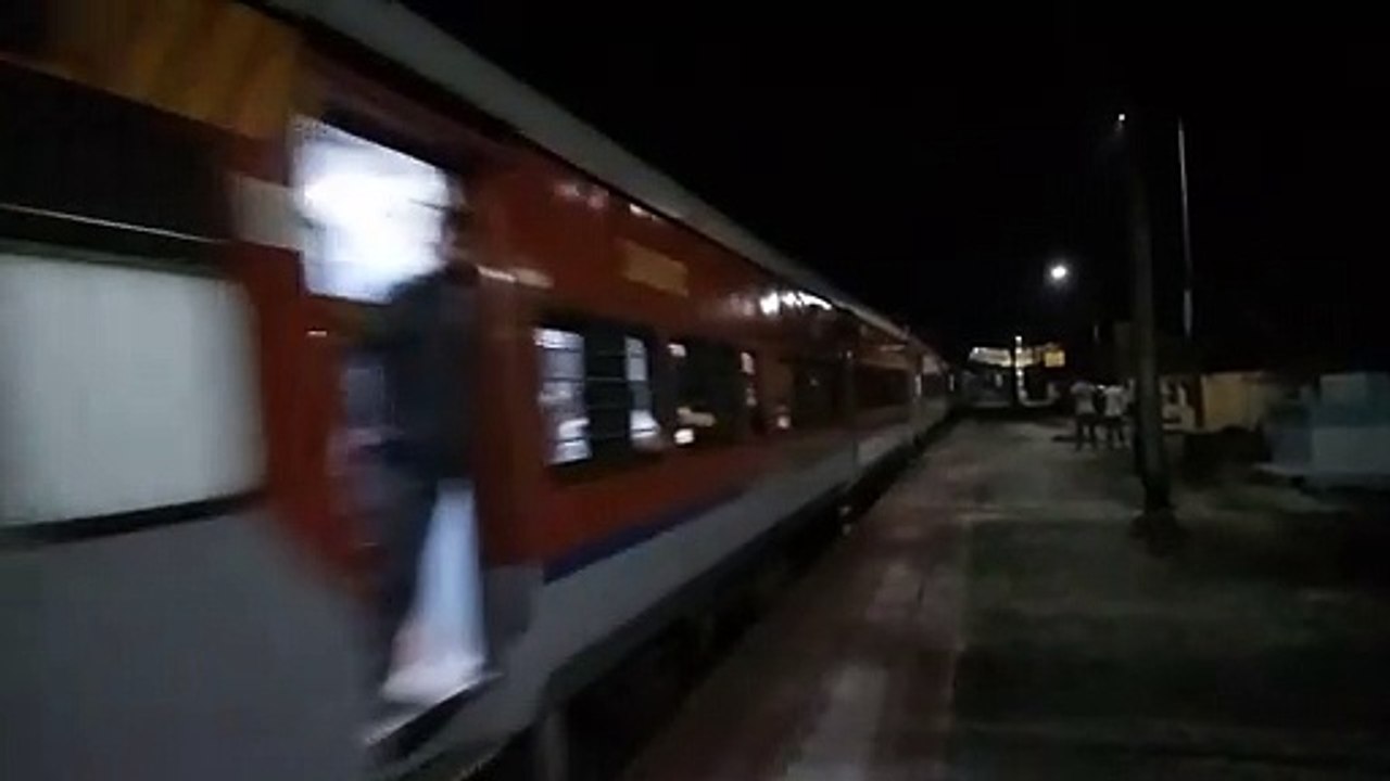 05959- Howrah to Dibrugarh Kamrup Special Express leading by Wap-7 crossed Balagarh station