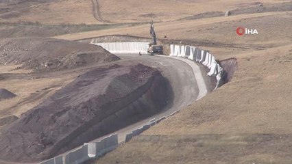 İran sınırındaki duvarlar yükseliyor