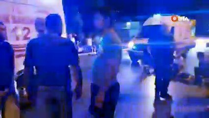 Bursa'da korkutan kaza! Anne ve çocuğuna otomobil çarptı