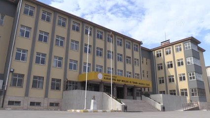 ŞANLIURFA - Meslek lisesi öğrencileri yaptıkları üretimle ekonomiye katkı sağlıyor
