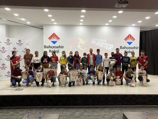 Son dakika haber... Silopi'de köy çocukları ilk defa sinemada buluştu