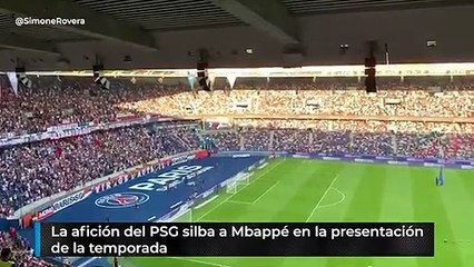 La afición del PSG silba a Mbappé en la presentación  de la temporada