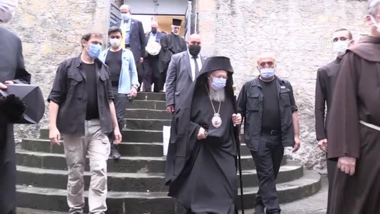 Bartholomeos, Santa Maria Katolik Kilisesi'nde akşam duasına katıldı (2)