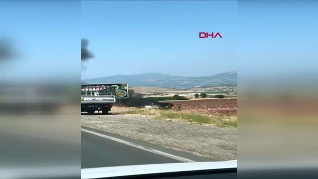 İslahiyede kamyonet önce yayaya sonra traktöre çarptı: 3 yaralı
