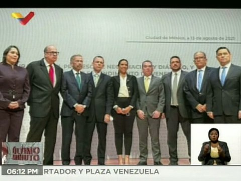 Presidente Nicolás Maduro presenta a la delegación opositora del Diálogo Político Nacional