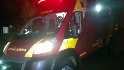 Homem é socorrido pelo Siate ao sofrer acidente de moto no Guarujá