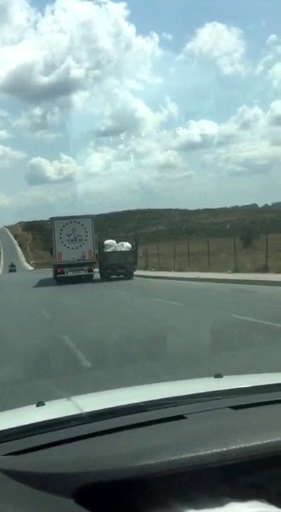 Trafikte tartıştığı araca çarpıp kaçtı...O anla...