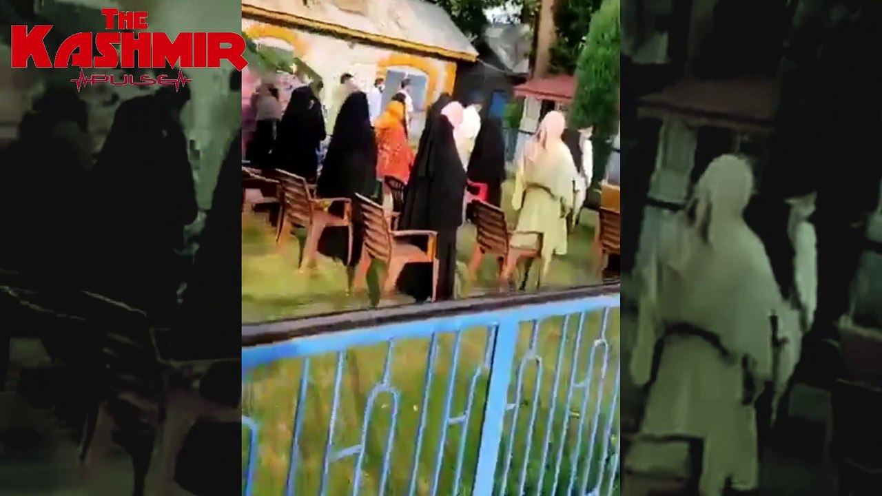 Burhan Wani’s father hoists tricolour in Pulwama