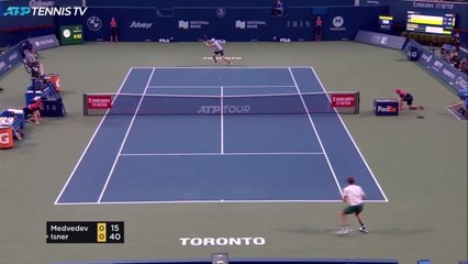 Medvedev masters big-serving Isner to make Toronto final