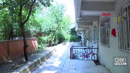 Ev sahibi uyurken hırsızlık yaptılar