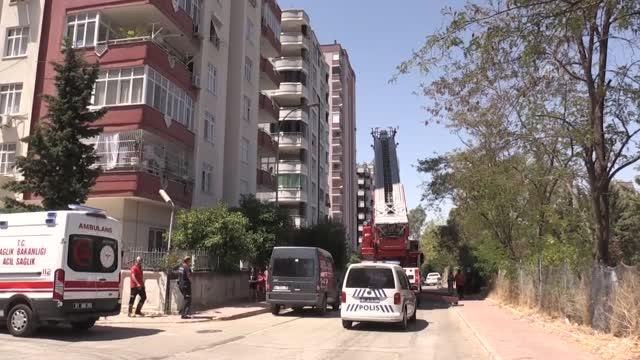 Son dakika haberi: Yalnız yaşadığı evde düşen yaşlı kadının yardımına polis ve itfaiye yetişti