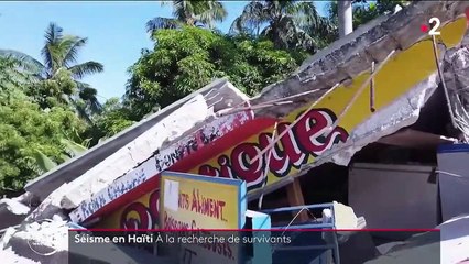 Haïti : au moins 300 morts et plus de 1 800 blessés au lendemain du séisme