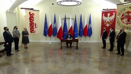 Izrael szerint antiszemita törvény született Lengyelországban