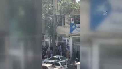 Afganistan'da Taliban'ın başkente girmesinin ardından yönetimin devri için müzakerelere başlanıyor