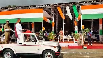 आन-बान और शान से लहराया तिरंगा, गांवों से शहर तक उत्साह व उमंग