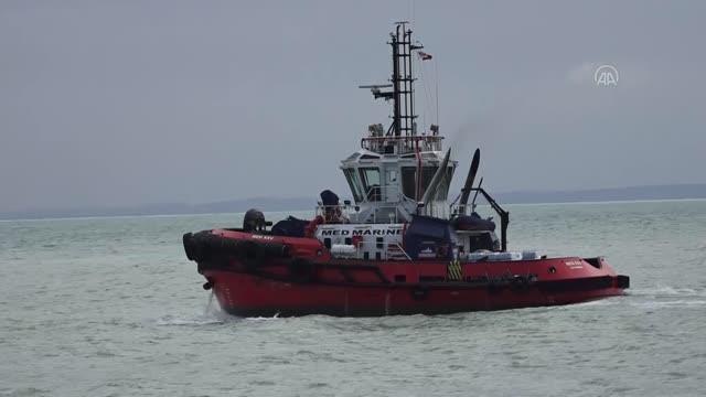 Son dakika haber: Sel nedeniyle karadan ulaşımın güç olduğu Türkeli ilçesinde vatandaşlara havadan ve denizden yardım