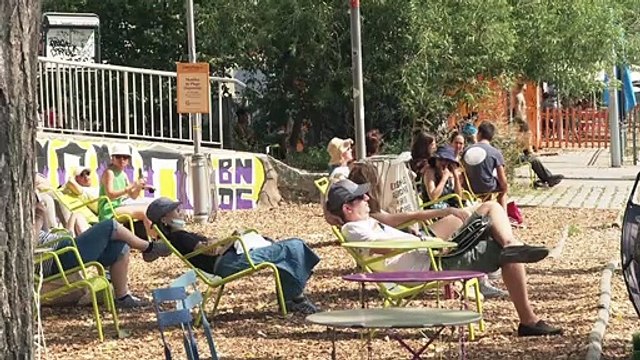 Chaleur à Paris: quête de fraîcheur sur les bords de Seine