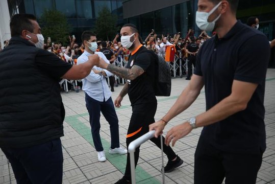 Galatasaray Kulübü Başkanı Burak Elmas yeni sezon için umutlu