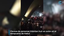 Cientos de personas intentan huir en avión en el  aeropuerto de Kabul
