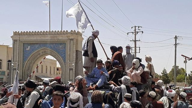 Afganistan'ı ele geçiren Taliban, ülkenin adını Afganistan İslam Emirliği olarak değiştiriyor