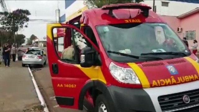 Mulher e criança ficam feridas em acidente envolvendo três veículos no Bairro Pacaembu