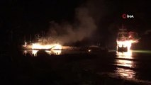 Alanya'da tur tekneleri alev alev yanıyor