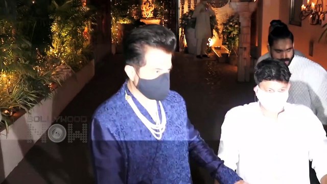 Rhea Kapoor's Wedding - Anil Kapoor Distributes Sweets, Sonam and Anand, Arjun, Anshula, Khushi