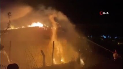 Arnavutköy'de yazlık villa alevlere teslim oldu