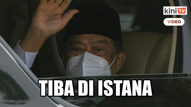 12:20pm: Muhyiddin Yassin tiba di Istana Negara