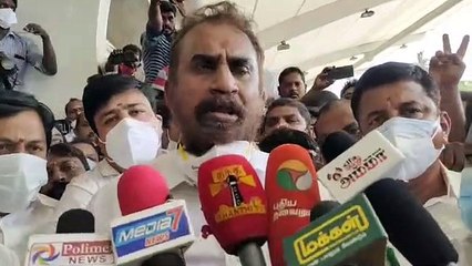 அடேங்கப்பா.. குலுங்கிய கோவை ஏர்போர்ட் வளாகம்.. வேலுமணியை வரவேற்க வண்டி வண்டியாக வந்த அதிமுகவினர்