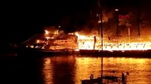 Tur tekneleri alev alev yandı