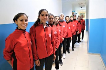 Son dakika haber | ŞANLIURFA - Toprak sahada antrenman yapan "Güneşin Çocukları", spor salonuna geçmenin mutluluğunu yaşıyor