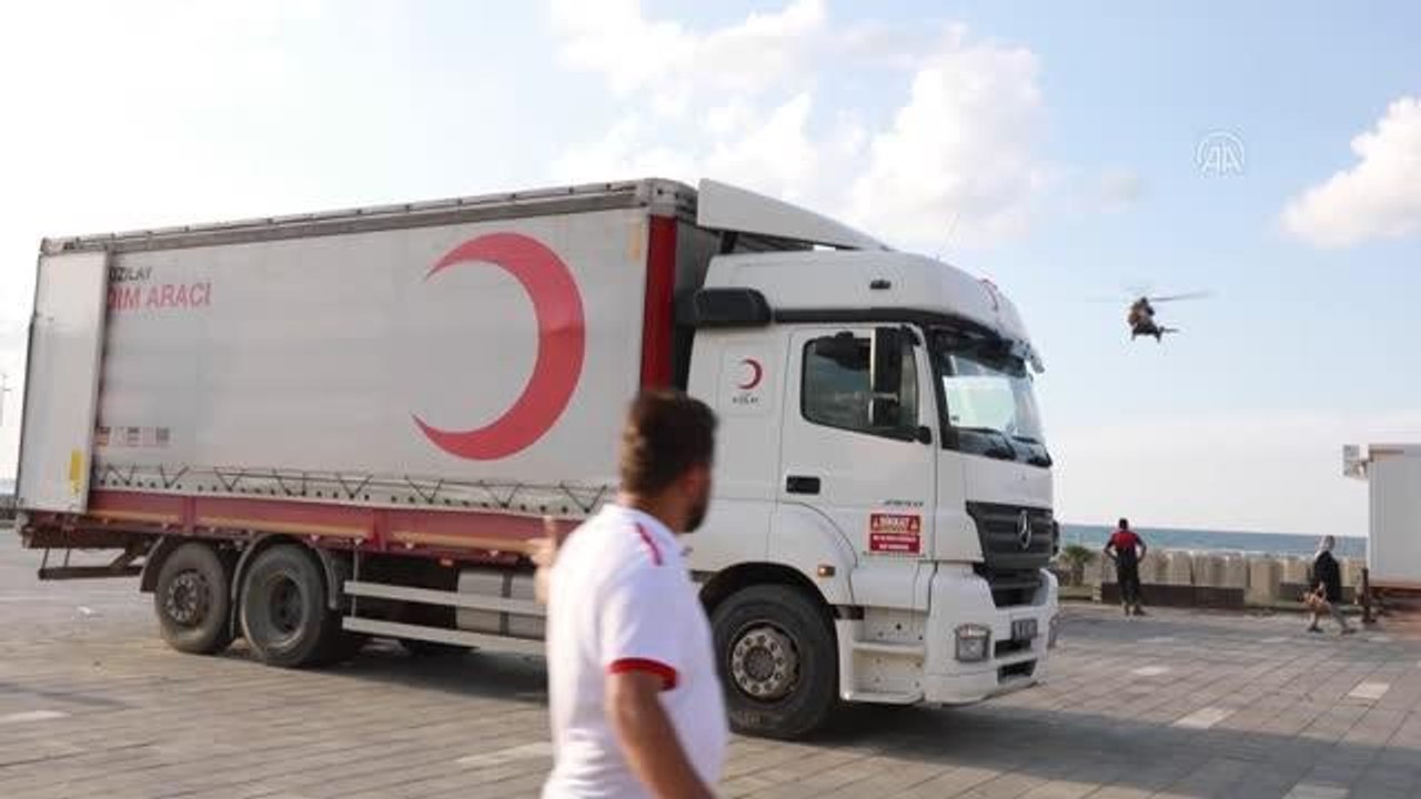 KASTAMONU/SİNOP - Bozkurt ve Ayancık ilçelerinde ulaşılamayan köylere Milli Savunma Bakanlığı'na bağlı helikopterler Kızılay tarafından hazırlanan...