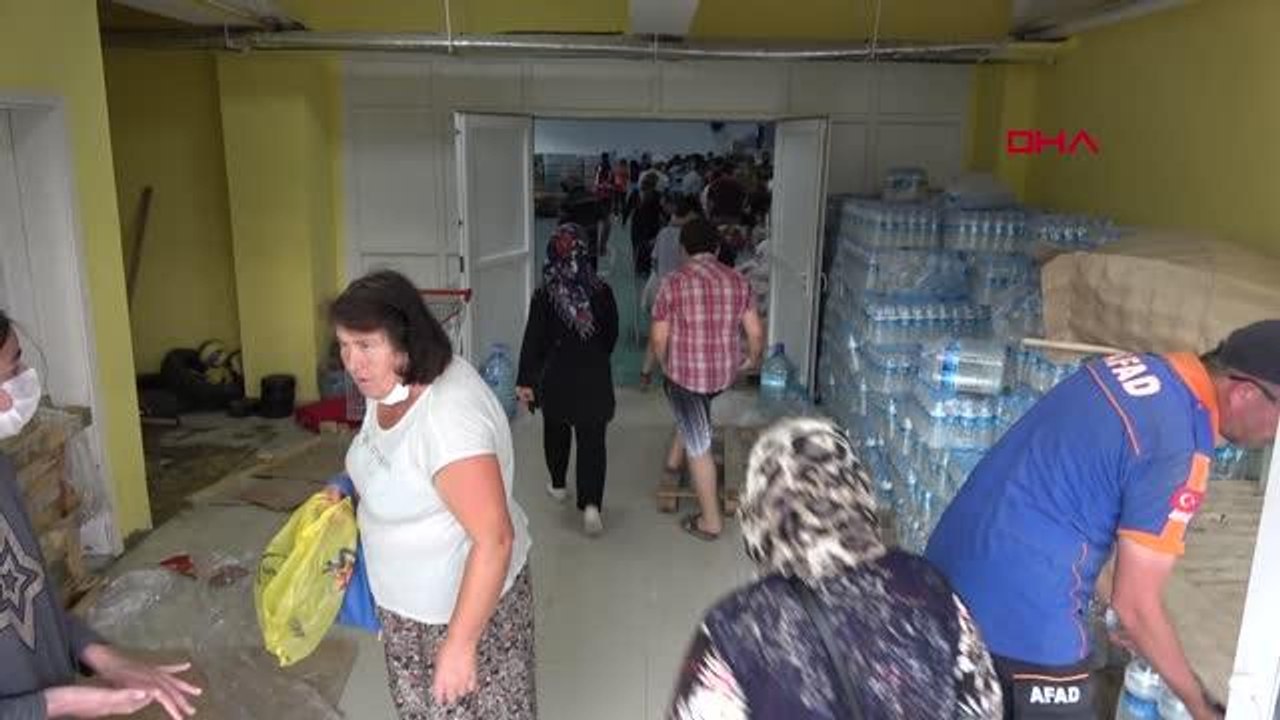 SPOR SALONU YARDIM MERKEZİ OLDU