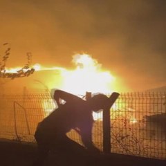 ARNAVUTKÖY'DE VİLLA ALEV ALEV YANDI