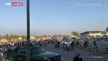 Afganistan'da binlerce sivil Kabil Havalimanı'na akın etti