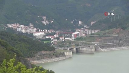 Artvin'de boğalar çamur deryasında güreşti