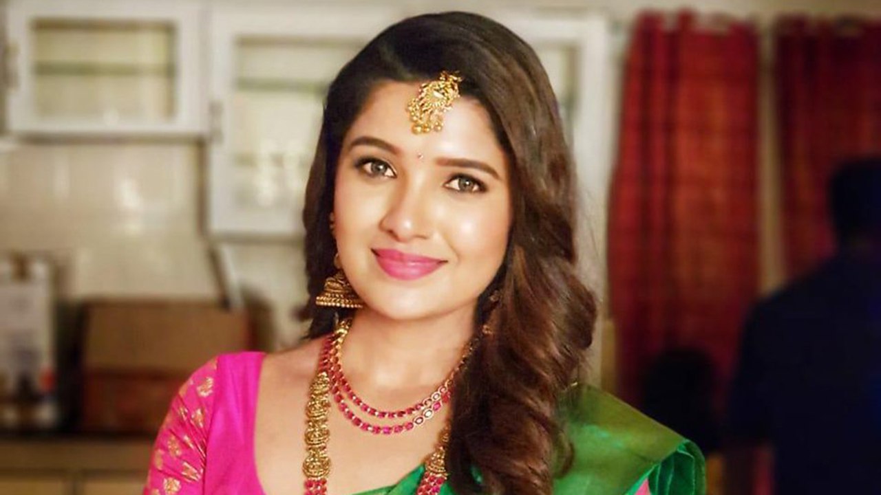 Chiyaan 60 Stylish Look and Title Announcement,vani Bhojan, Dhruv