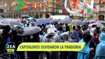 Capitalinos olvidaron la pandemia durante la memoria luminosa en el Zócalo de la CDMX