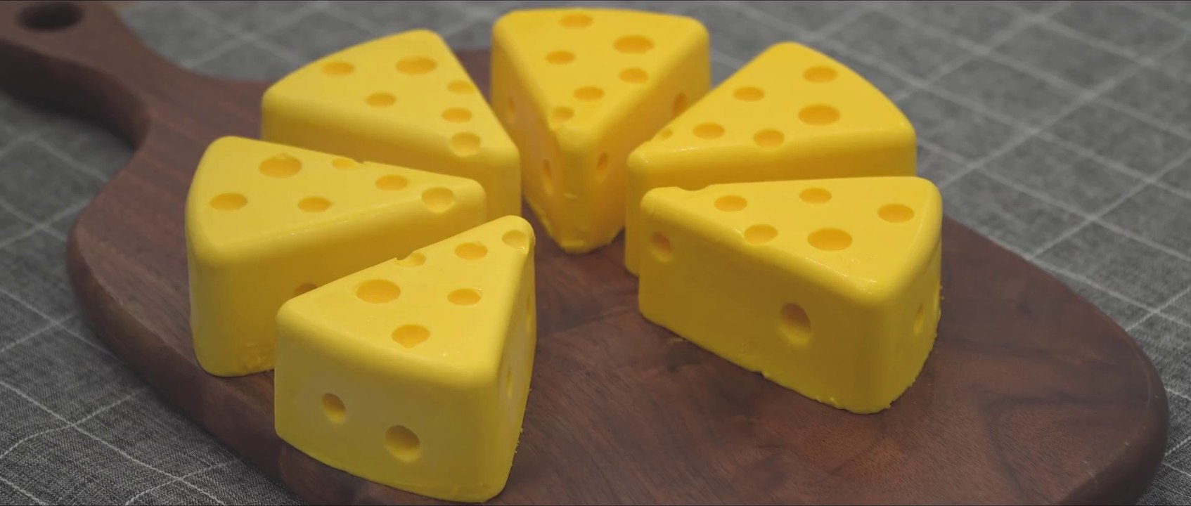 Tom and Jerry Cheesecake Recipe [No Bake]