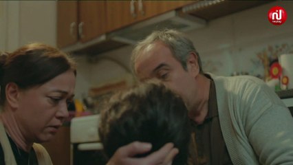 في مشهد مؤثر : هزار تعانق أمها بشدة بعد اغمائها