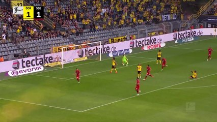 Haaland scores brace as Borussia Dortmund thrash Eintracht Frankfurt 5-2