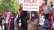 Evlat nöbetindeki ailelerden HDP ve PKK'ya sloganlı tepki