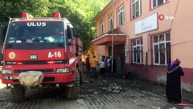 Bartın'da selden zarar gören okullar için temizlik çalışması başlatıldı